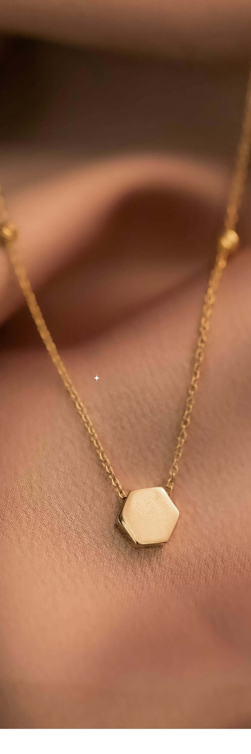 Necklaces & Pendants