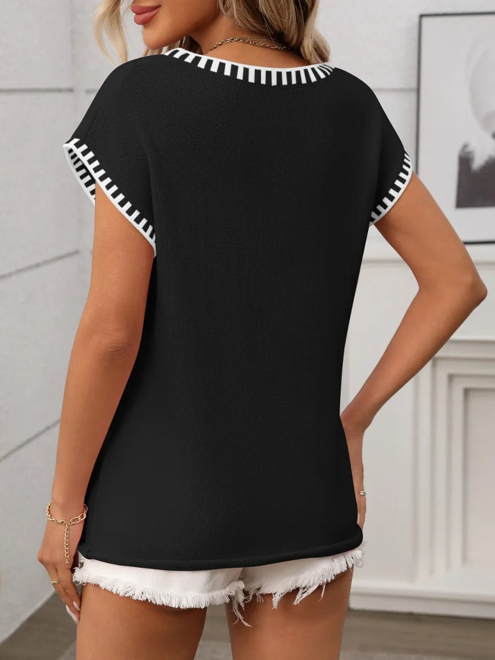 Contrast Trim V - Neck Short Sleeve Knit Top - Bubblesandpetals