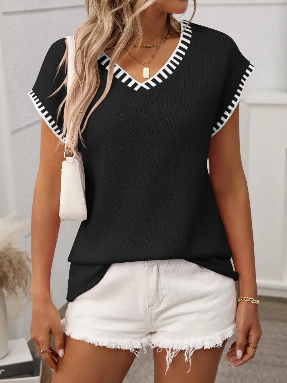 Contrast Trim V - Neck Short Sleeve Knit Top - Bubblesandpetals