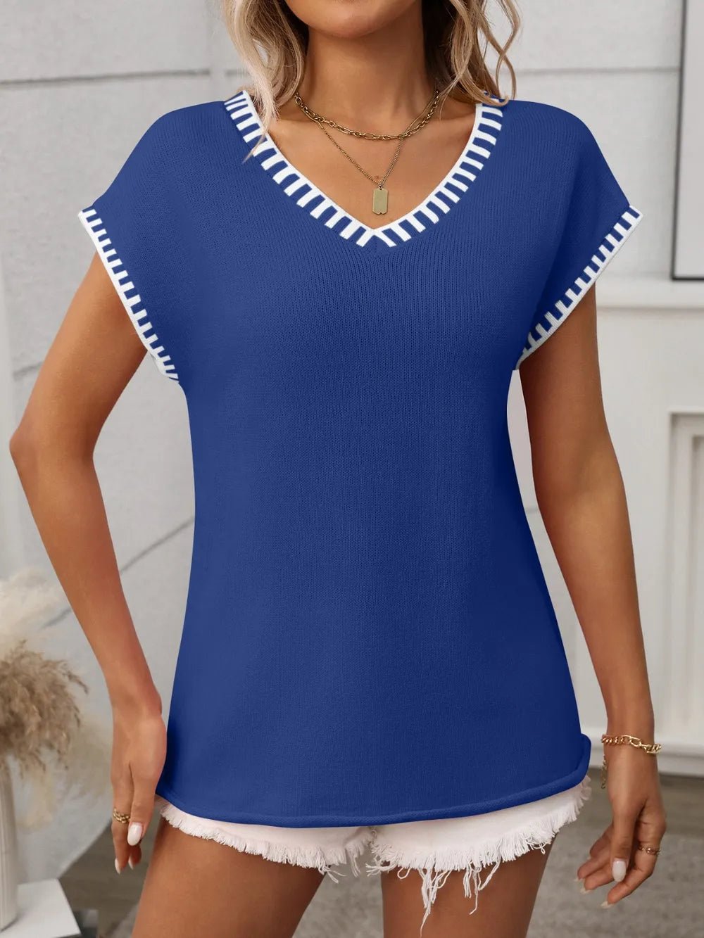 Contrast Trim V - Neck Short Sleeve Knit Top - Bubblesandpetals